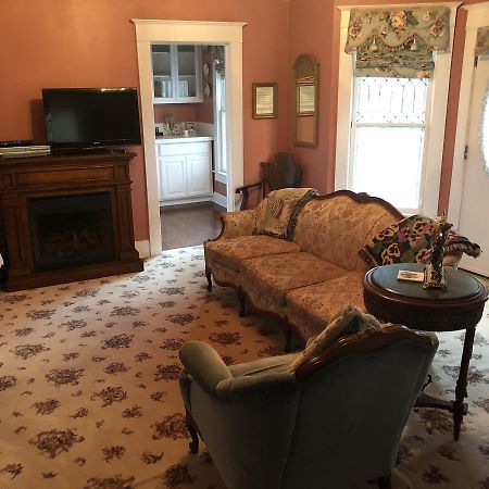 Hayes House Bed And Breakfast มัสโคกี ภายนอก รูปภาพ