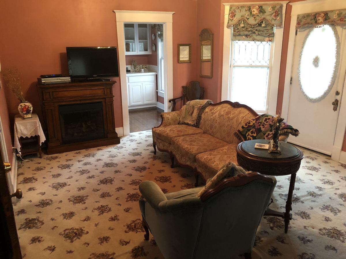 Hayes House Bed And Breakfast มัสโคกี ภายนอก รูปภาพ