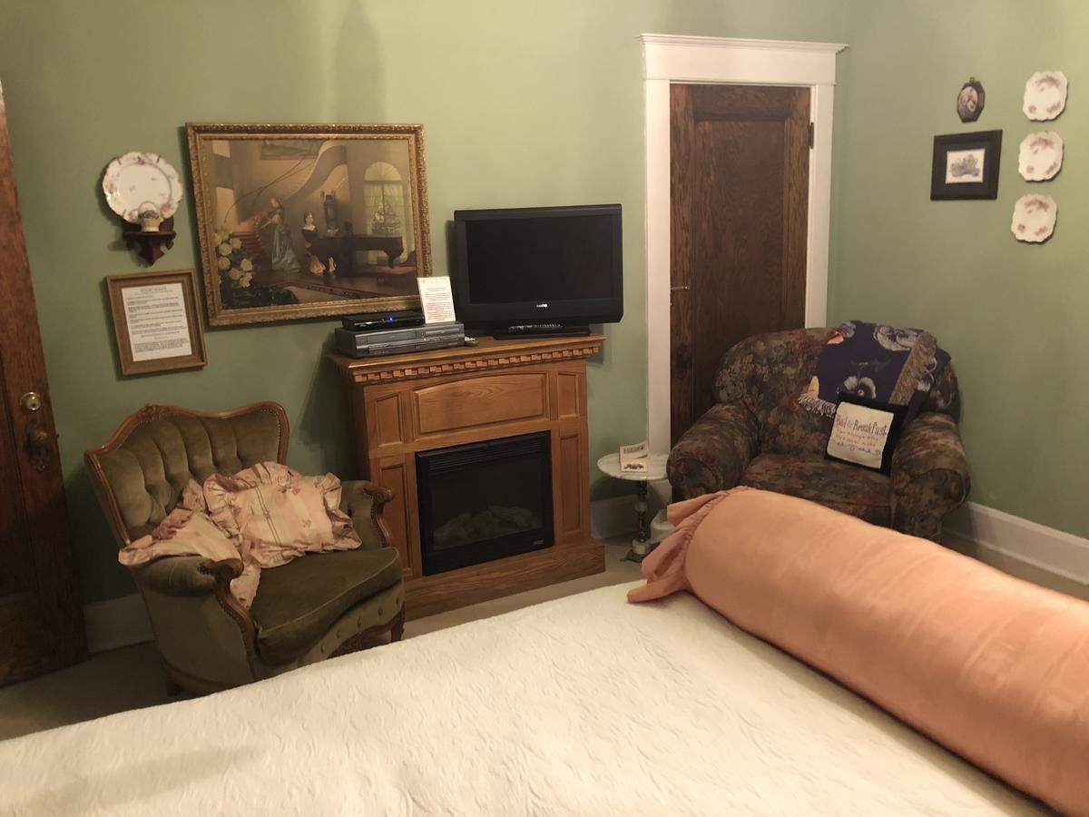 Hayes House Bed And Breakfast มัสโคกี ภายนอก รูปภาพ